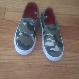 Boys shoes